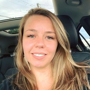 Meet your Posher, Kayla